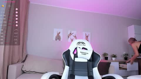 Snapshot of bigboobsalise chatting on 09/16/25, 11:00 Alise online show from 09/16/25, 11:00