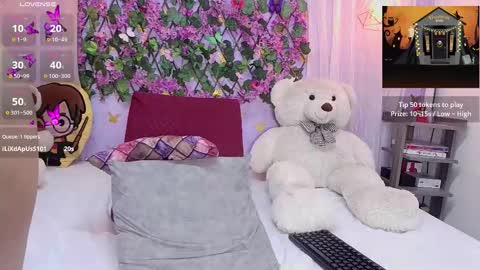 Snapshot of bigboobsrose chatting on 11/04/25, 10:42 Rose online show from 11/04/25, 10:42