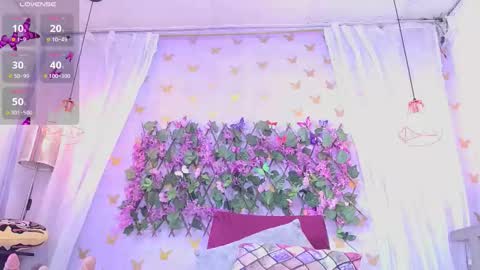 Snapshot of bigboobsrose chatting on 11/07/25, 08:09 Rose online show from 11/07/25, 08:09