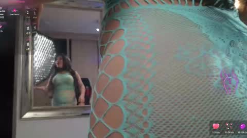 Snapshot of bigboottyxxx chatting on 03/27/26, 01:33 kyra Moor online show from 03/27/26, 01:33