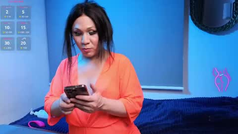 Snapshot of bigboottyxxx chatting on 06/08/26, 01:20 kyra Moor online show from 06/08/26, 01:20