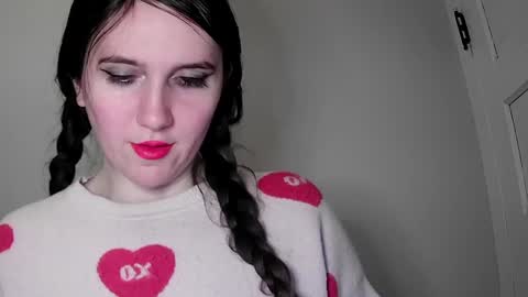 Isabella online show from 02/06/25, 09:00