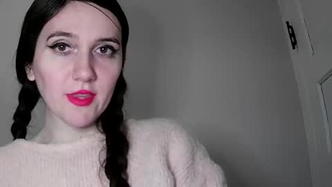 Isabella online show from 02/09/25, 07:19