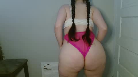 Isabella online show from 11/28/25, 03:36