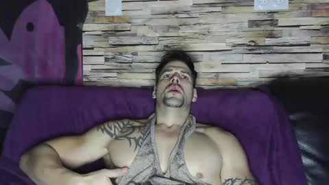 Snapshot of bigboyband chatting on 12/20/24, 04:04 Bigboyband online show from 12/20/24, 04:04