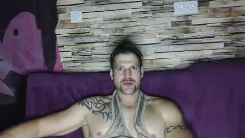 Snapshot of bigboyband chatting on 02/04/25, 07:33 Bigboyband online show from 02/04/25, 07:33