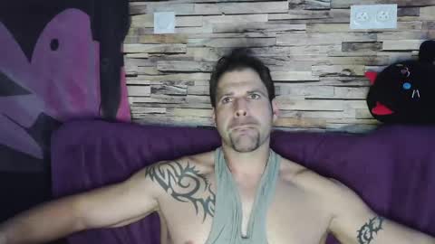 Snapshot of bigboyband chatting on 02/20/25, 05:18 Bigboyband online show from 02/20/25, 05:18