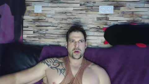 Snapshot of bigboyband chatting on 03/08/25, 05:11 Bigboyband online show from 03/08/25, 05:11