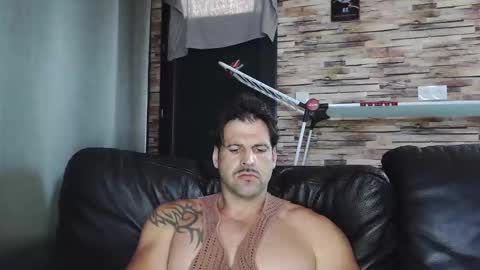 Snapshot of bigboyband chatting on 09/30/25, 11:37 Bigboyband online show from 09/30/25, 11:37