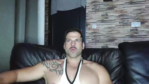 Snapshot of bigboyband chatting on 10/10/25, 06:29 Bigboyband online show from 10/10/25, 06:29