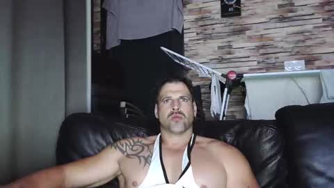 Snapshot of bigboyband chatting on 11/03/25, 06:09 Bigboyband online show from 11/03/25, 06:09