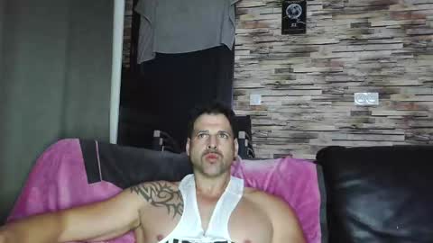 Snapshot of bigboyband chatting on 11/25/25, 07:03 Bigboyband online show from 11/25/25, 07:03