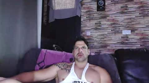 Snapshot of bigboyband chatting on 11/30/25, 04:00 Bigboyband online show from 11/30/25, 04:00