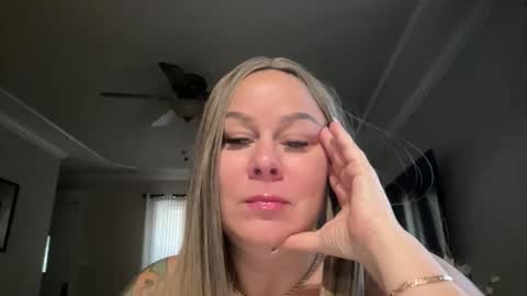 Snapshot of bigbreastsabrina chatting on 02/09/26, 02:43 BIG BREAST SABRINA online show from 02/09/26, 02:43