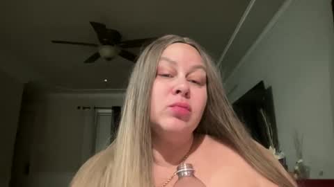 Snapshot of bigbreastsabrina chatting on 02/11/26, 12:21 BIG BREAST SABRINA online show from 02/11/26, 12:21