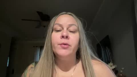 Snapshot of bigbreastsabrina chatting on 02/19/26, 01:18 BIG BREAST SABRINA online show from 02/19/26, 01:18