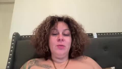 Snapshot of bigbreastsabrina chatting on 02/28/26, 02:18 BIG BREAST SABRINA online show from 02/28/26, 02:18