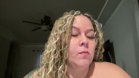 Snapshot of bigbreastsabrina chatting on 03/05/26, 01:18 BIG BREAST SABRINA online show from 03/05/26, 01:18