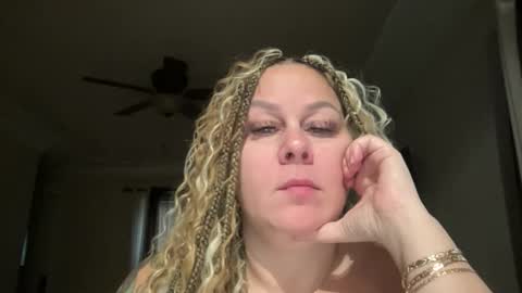 Snapshot of bigbreastsabrina chatting on 03/11/26, 01:06 BIG BREAST SABRINA online show from 03/11/26, 01:06