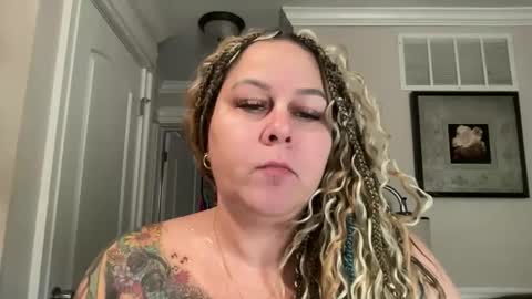 Snapshot of bigbreastsabrina chatting on 03/22/26, 05:38 BIG BREAST SABRINA online show from 03/22/26, 05:38
