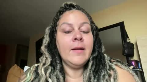 Snapshot of bigbreastsabrina chatting on 04/28/26, 01:05 BIG BREAST SABRINA online show from 04/28/26, 01:05