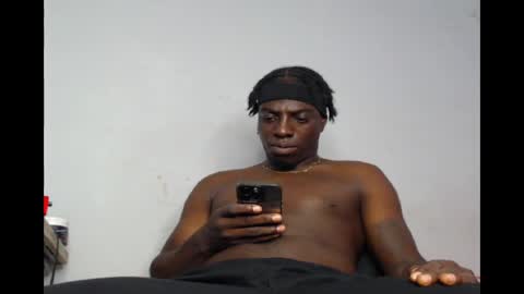 Snapshot of bigbryson1 chatting on 04/21/26, 01:17 Bryson online show from 04/21/26, 01:17