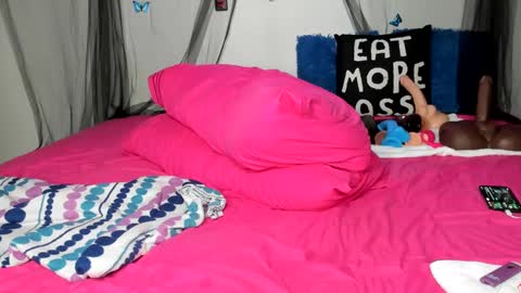 bigbuttsarena online show from 01/02/25, 10:01