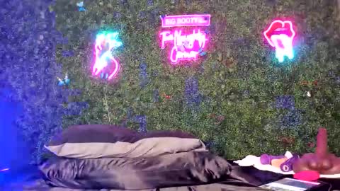 Snapshot of bigbuttsarena chatting on 03/11/26, 08:26 bigbuttsarena online show from 03/11/26, 08:26