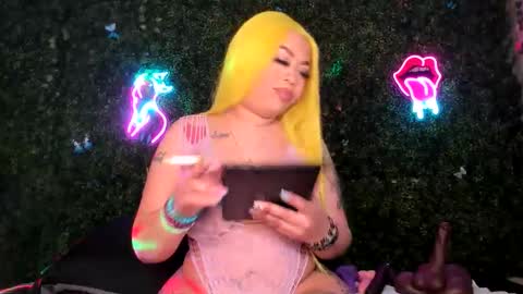 Snapshot of bigbuttsarena chatting on 03/16/26, 07:12 bigbuttsarena online show from 03/16/26, 07:12