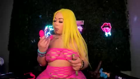 Snapshot of bigbuttsarena chatting on 03/25/26, 07:58 bigbuttsarena online show from 03/25/26, 07:58