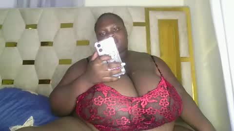 Snapshot of bigchocotities chatting on 11/01/25, 06:32 bigchocotities online show from 11/01/25, 06:32