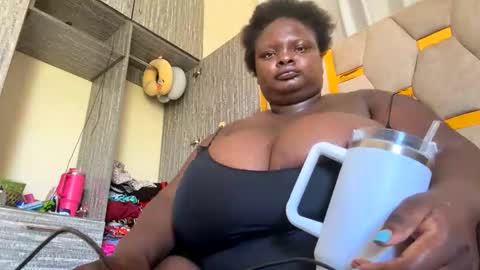 Snapshot of bigchocotities chatting on 11/07/25, 08:14 bigchocotities online show from 11/07/25, 08:14