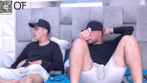 Snapshot of bigcock_couplexxx chatting on 10/28/25, 02:04 DAVID and JUAN online show from 10/28/25, 02:04
