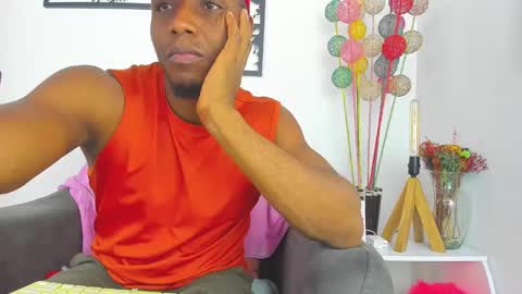 sexy muscle online show from 02/20/25, 03:23