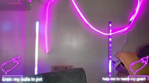 Snapshot of bigcockamanda23 chatting on 04/01/26, 05:08 queen amanda online show from 04/01/26, 05:08