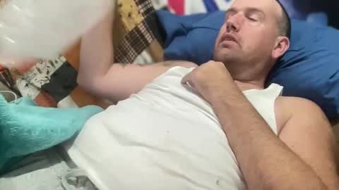 Snapshot of bigcocksuckingslut chatting on 11/04/25, 01:27 bigcocksuckingslut online show from 11/04/25, 01:27