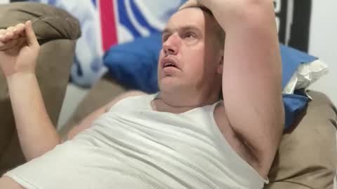 Snapshot of bigcocksuckingslut chatting on 12/18/25, 02:28 bigcocksuckingslut online show from 12/18/25, 02:28