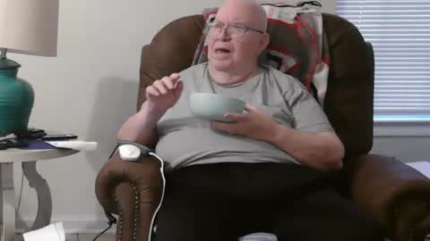 Snapshot of bigcraig123 chatting on 10/04/25, 12:03 Craig online show from 10/04/25, 12:03