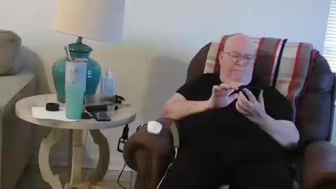 Snapshot of bigcraig123 chatting on 10/15/25, 10:21 Craig online show from 10/15/25, 10:21
