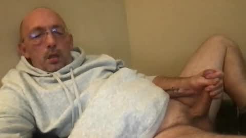 Snapshot of bigdaddydelight chatting on 12/20/25, 06:26 bigdaddydelight online show from 12/20/25, 06:26