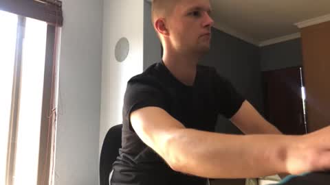 Snapshot of bigdickbarry93 chatting on 11/02/25, 07:11 BigWilly93 online show from 11/02/25, 07:11