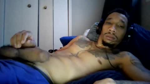 Snapshot of bigdickmarixxx chatting on 12/14/25, 05:18 bigdickmarixxx online show from 12/14/25, 05:18