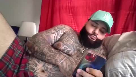 Snapshot of bigdickrican94 chatting on 01/23/25, 07:18 bigdickrican94 online show from 01/23/25, 07:18