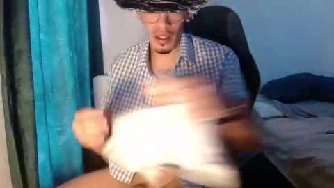 Snapshot of bigdragonboy chatting on 04/18/26, 08:09 BigDragonBoy online show from 04/18/26, 08:09