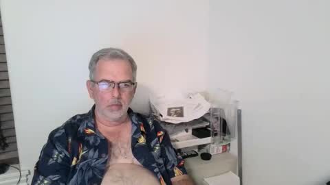 Snapshot of bigdylan17 chatting on 11/23/25, 02:22 Dylan 56 Taleah 53 online show from 11/23/25, 02:22