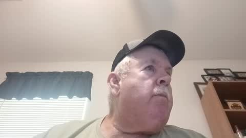 Snapshot of bigeoo76 chatting on 05/29/26, 06:06 bigeoo76 online show from 05/29/26, 06:06