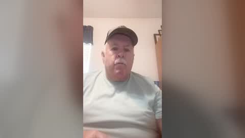 Snapshot of bigeoo76 chatting on 06/29/26, 02:28 bigeoo76 online show from 06/29/26, 02:28