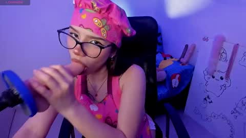 Snapshot of bigfinger125 chatting on 03/07/26, 07:38 Lucy and Fred online show from 03/07/26, 07:38