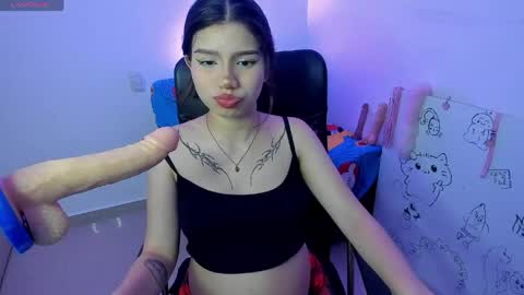 Snapshot of bigfinger125 chatting on 03/25/26, 07:58 Lucy and Fred online show from 03/25/26, 07:58