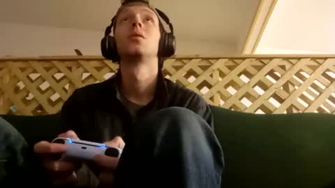 Snapshot of biggestboiiii chatting on 01/24/25, 01:35 biggestboiiii online show from 01/24/25, 01:35